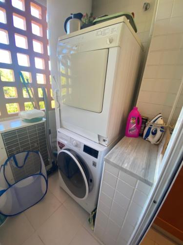 Dapur atau dapur kecil di Huge Rooftop Solarium With See View - 3 rooms