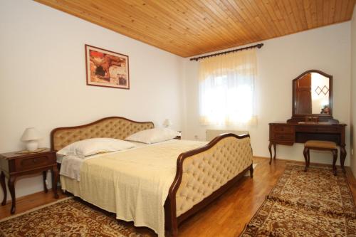 Krevet ili kreveti u jedinici u objektu Family friendly house with a swimming pool Presika, Labin - 7363