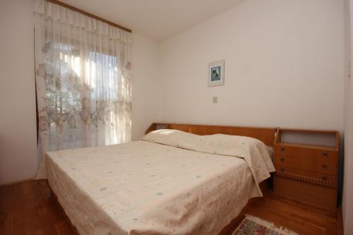 Apartments with parking space Presika, Labin - 7390