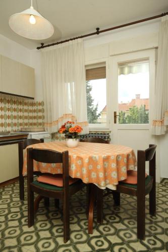 Ruang duduk di Apartments with a parking space Pula - 7321