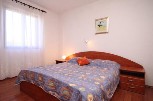 Posteľ alebo postele v izbe v ubytovaní Apartments with a parking space Valbandon, Fazana - 7305