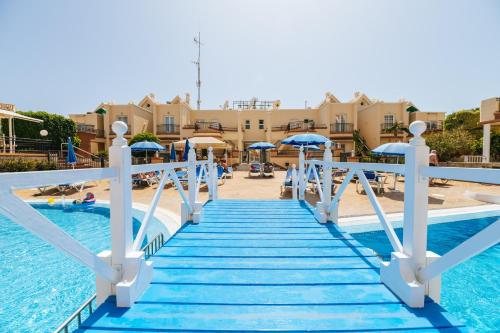 Amazing renovated pool view Apt, Aircon, 2 min to Fañabe Beach