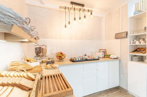 Кухня или мини-кухня в Fasthotel Cleon Rouen Sud
