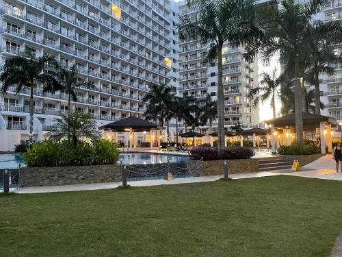 Bazén v ubytování Amour Staycation Shell residences nebo v jeho okolí