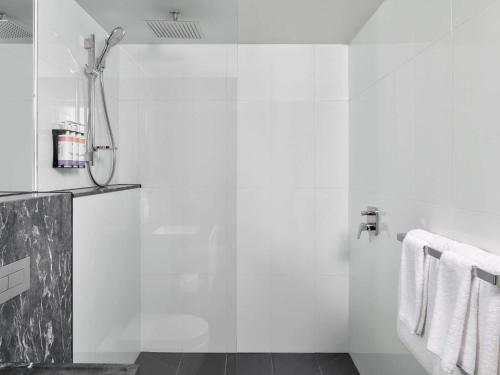 Movenpick Hotel Melbourne On Spencer Image