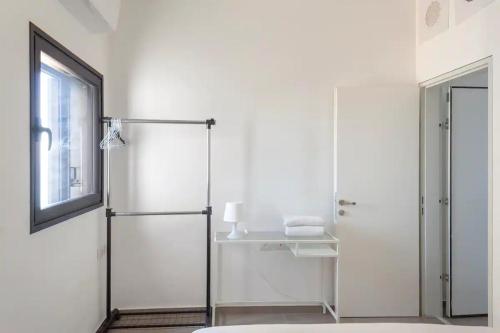 Bilik mandi di Oַ&O Group- Luxury Apt Tower Best Sea View Bat Yam