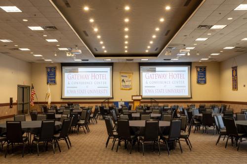 Der Geschäftsbereich oder Konferenzraum in der Unterkunft Gateway Hotel and Conference Center
