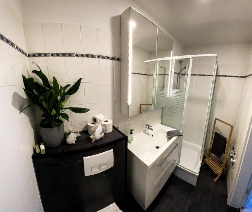 Ένα μπάνιο στο Op'n Dörp Apartments