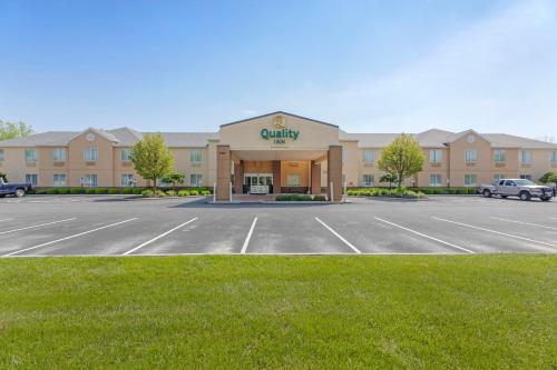 a parking lot in front of a hospital at Quality Inn & Suites Sandusky in Sandusky