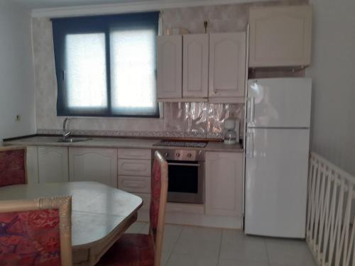 Kuchyňa alebo kuchynka v ubytovaní Apartamento Torremolinos