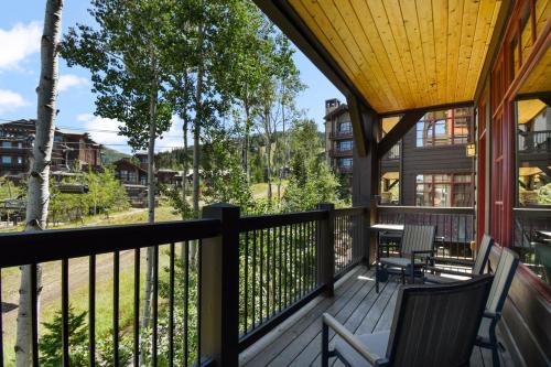 En balkong eller terrasse på Flagstaff #304