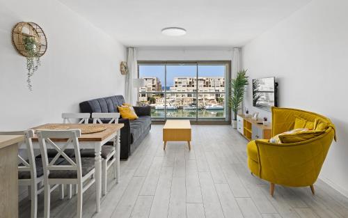 Gallery image of Lagoon Water Front LUX Suite (Gym/Pool/Parking) in Herzelia 