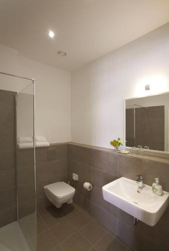 Salle de bains dans l'établissement Hüttenpalast