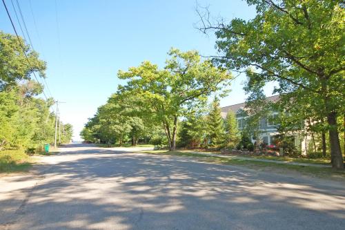 Lake Street Retreat – Photos 3