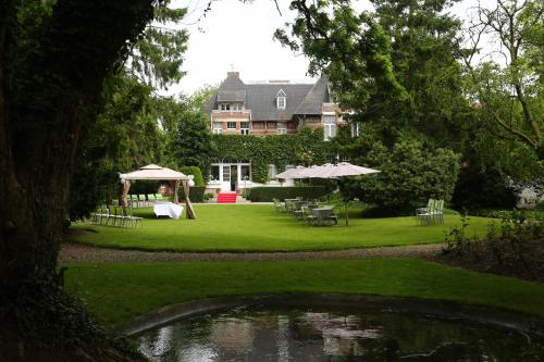 Zahrada ubytování LOGIS Hôtel & Restaurant - Le Manoir de Gavrelle