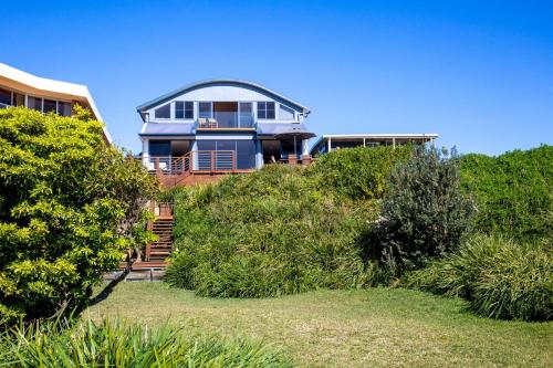 Κήπος έξω από το Eclipse Absolute Beachfront with Stunning Views