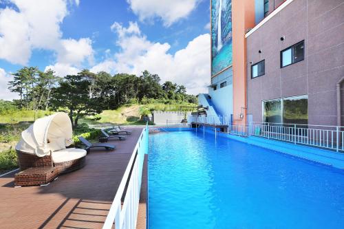 Piscine de l'établissement Buan Tourist Hotel ou située à proximité