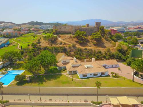 Castle Beach House. Luxury Beachfront Villa