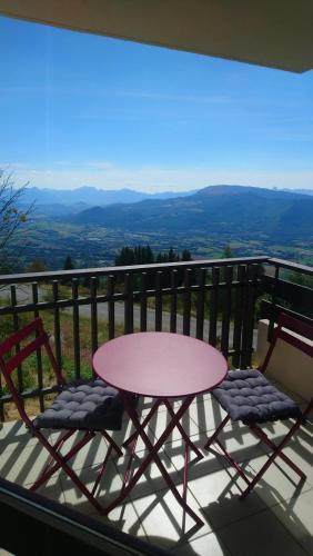 Photo de la galerie de l'établissement Grand Studio 4 Personnes St Honoré 1500 Les Crocus 146, à Comboursière