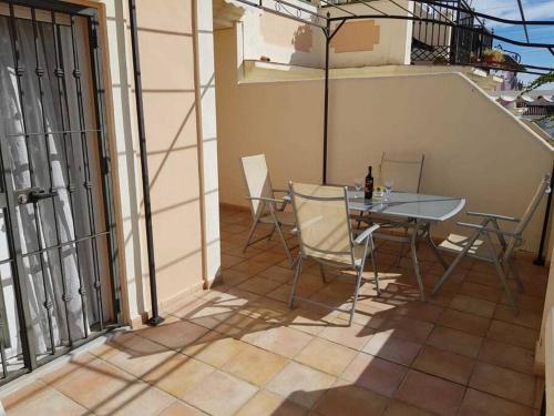 Stunning 2-Bed House in Nerja w. pool, a/c, garage