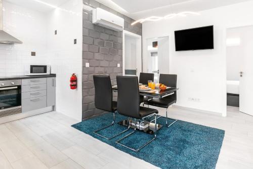 Beach Alley Apartment