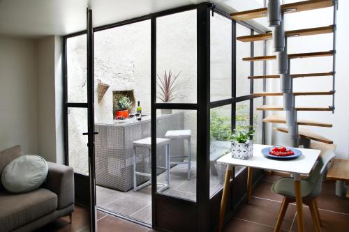 Maison de 2 chambres avec vue sur la ville terrasse et wifi a Cucuron