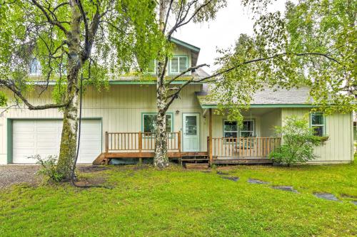 Cozy Family Home with Yard, Near Trails and Ocean