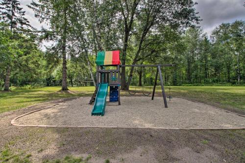 Herní místnost nebo prostor pro děti v ubytování Spacious Verndale Home with Backyard Fire Pit!