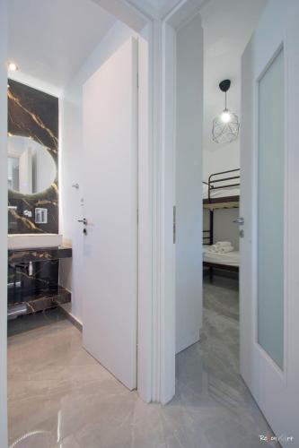 Oresti's Villa Near Airport & Beach