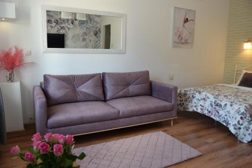 Posedenie v ubytovaní Be my Guest - Krucza Elegant Apartment - Rondo de Gaulle'a Center of Warsaw Metro Wi-Fi