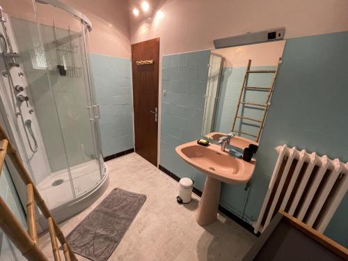 Kúpeľňa v ubytovaní Longère Tourangelle