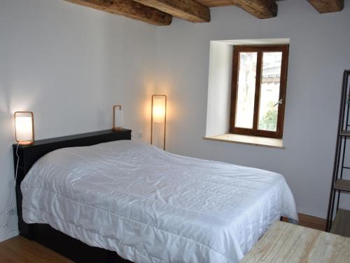 Кровать или кровати в номере Charmante Maison de Village Rénovée - Près de Pralognan-La-Vanoise, 10 Pers, 3 Niveaux, Balcon Sud - FR-1-464-203