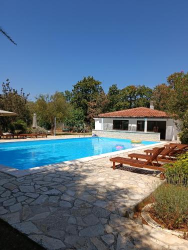 Πισίνα στο ή κοντά στο Hotel Holiday