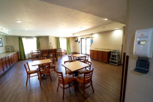 Quality Inn & Suites – Photos 5