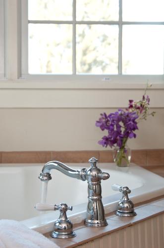 Φωτογραφία από το άλμπουμ του Wayside Inn Bed and Breakfast σε Ellicott City