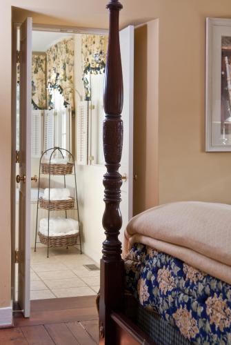 Ένα ή περισσότερα κρεβάτια σε δωμάτιο στο Wayside Inn Bed and Breakfast