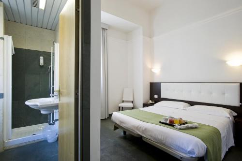 Et badeværelse på Dipendenza Hotel Bellavista