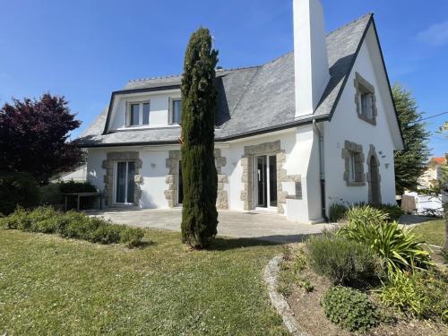 Maison plain pied 4 chambres, terrasse, jardin, parking, proche plage/commerces, Wi-Fi gratuite - FR-1-361-450