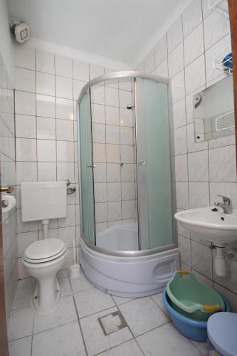 Apartments with parking space Mavarstica, Ciovo - 8685