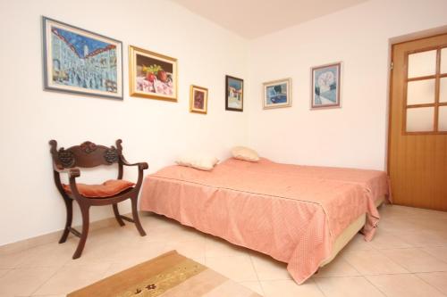 Ένα ή περισσότερα κρεβάτια σε δωμάτιο στο Apartments by the sea Zaton Mali (Dubrovnik) - 9049