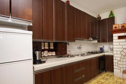 Kuchyň nebo kuchyňský kout v ubytování Apartments by the sea Prigradica, Korcula - 9140