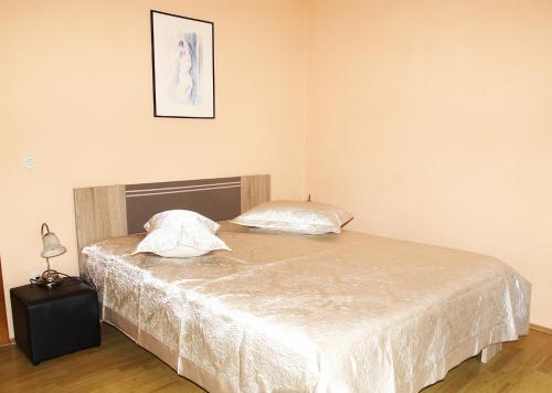 Posteľ alebo postele v izbe v ubytovaní Apartments with parking spaces Makarska - 9129