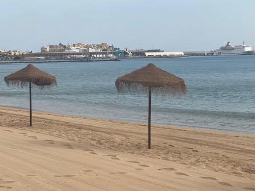 Ein Strand an oder in der Nähe der Ferienwohnung