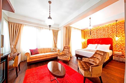 Deluxe Family Room