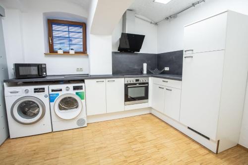 Kuchyň nebo kuchyňský kout v ubytování Frühstückshotel Landgasthof Kramer
