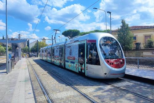 MAISON CAREGGI - loft, parcheggio, tram