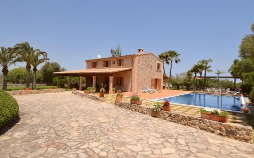 043 Villa Son Auba Gran ET3986 by Mallorca Charme