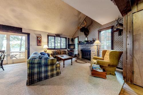 Big Boulder Lake Townhome – Photos 2