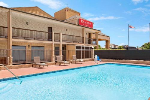 Ramada by Wyndham San Antonio Near SeaWorld - Lackland AFB Image