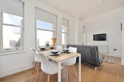 The i360 flat, penthouse, sea view, large private roof terrace, central Brighton 2 bedroom flat photo 53